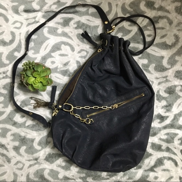 Nine West Handbags - Vintage Nine West Navy Blue Gold chain crossbody